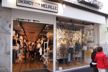 Brandy & Melville store