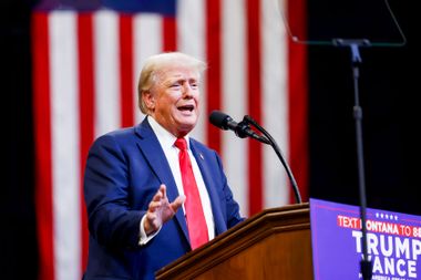 "Fine with me if they decided not to visit": Springfield mayor tells Trump stay away following smear Latest Article