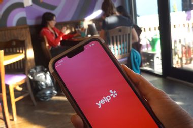 Image for In an antitrust lawsuit, Yelp accuses Google of artificially boosting its own review feature 