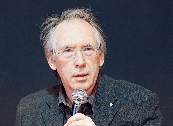 in between the sheets by ian mcewan