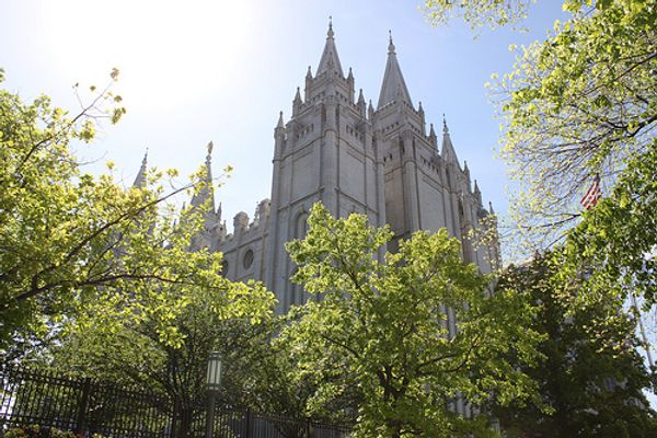 Mormon women may lead prayer for first time at LDS General Conference ...