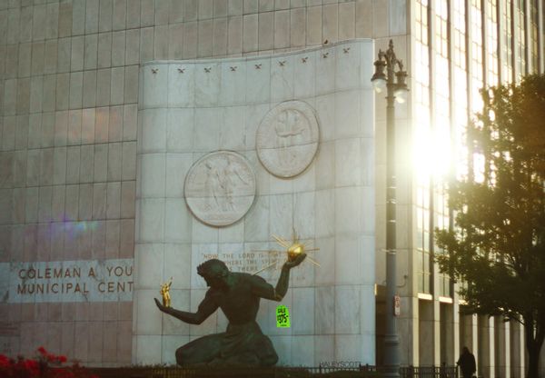 Starving artist sells Detroit, one statue at a time