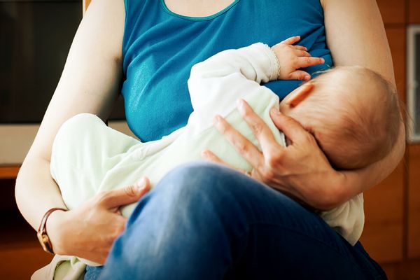Breast Feeding Mom Slapped With Court Order At Jury Duty