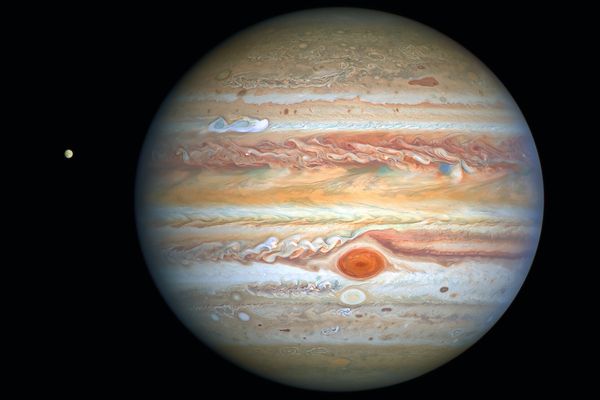 Jupiter;  Hubble