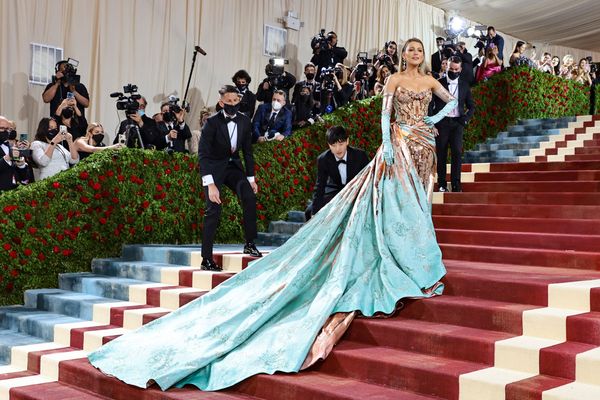 6 Met Gala attendees who made political fashion statements, from Hillary  Clinton to Blake Lively