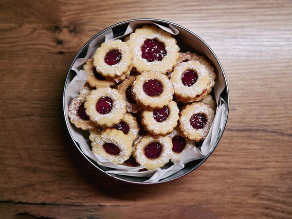 Linzer tart cookies