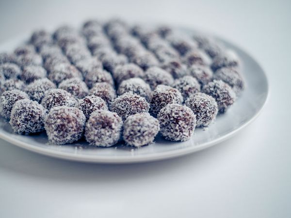 Rum balls covered with coconut