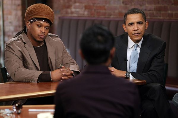 Presidential hopeful U.S. Sen. Barack Obama (D-IL) and MTV news correspondent Sway Calloway speaks to veterans of the Iraq war