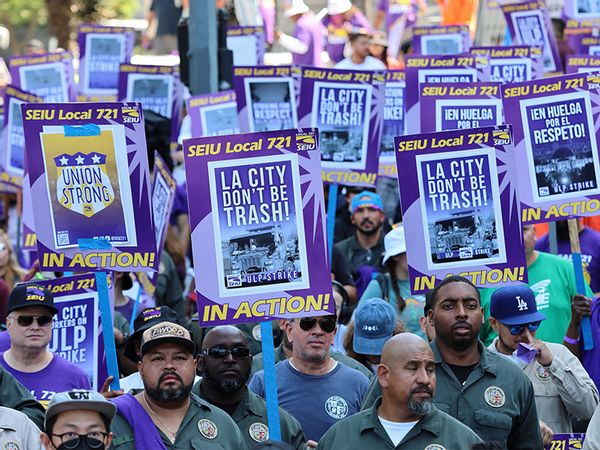 Los Angeles City Workers Stage One-day Walkout