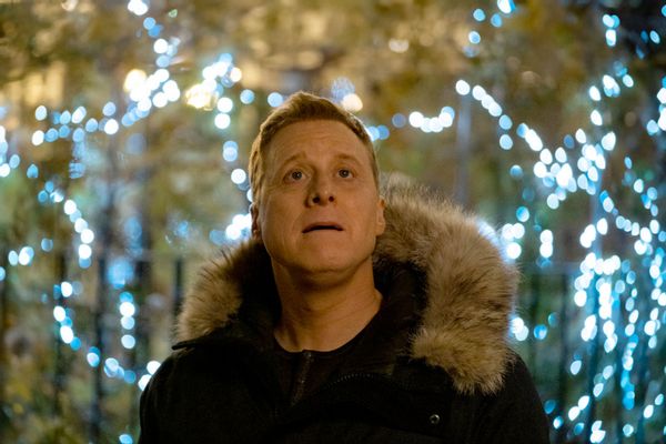 Aliens Are Hot Right Now So Is Alan Tudyk Thanks To His Astronomical Appeal On Resident 0139