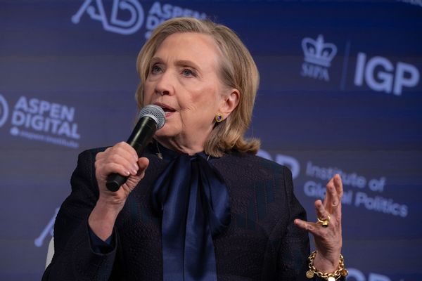 Hillary Clinton and top Democrats rally around Biden as media pushes ...