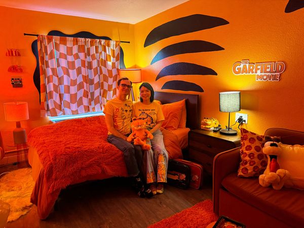 Joey Clift and his girlfriend Goldie Chan in Hollywood Motel 6 Garfield Suite