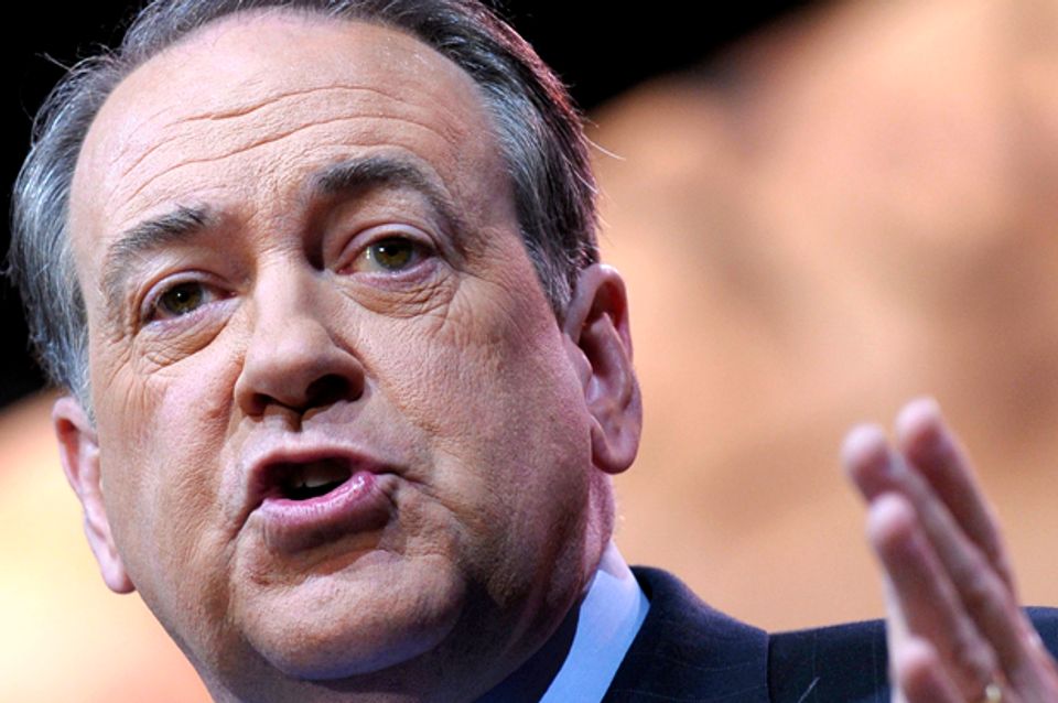 mike-huckabee-doesn-t-speak-spanish-but-he-does-speak-jesus-inside-the-gop-s-hopeless