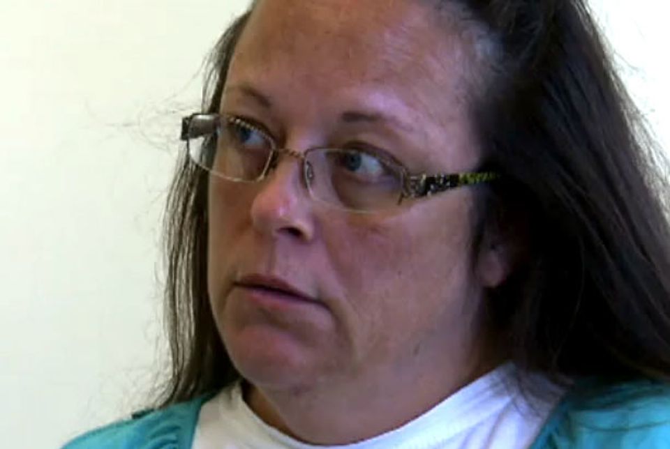 Kim Davis Goes To Jail Judge Orders Kentucky County Clerk Detained For