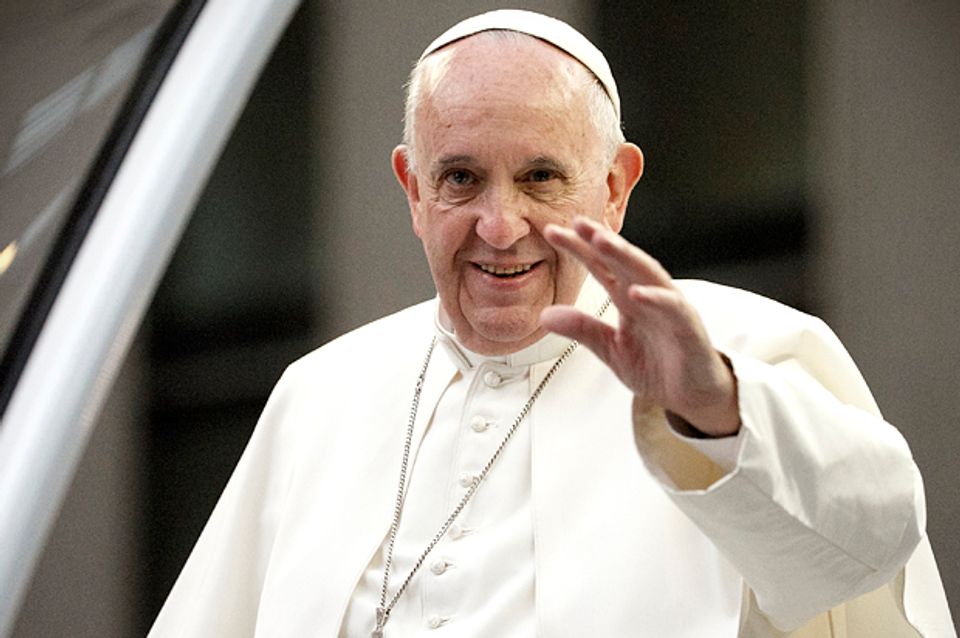 Pope Francis Met With Openly Gay Couple — And Unlike Kim Davis Who 