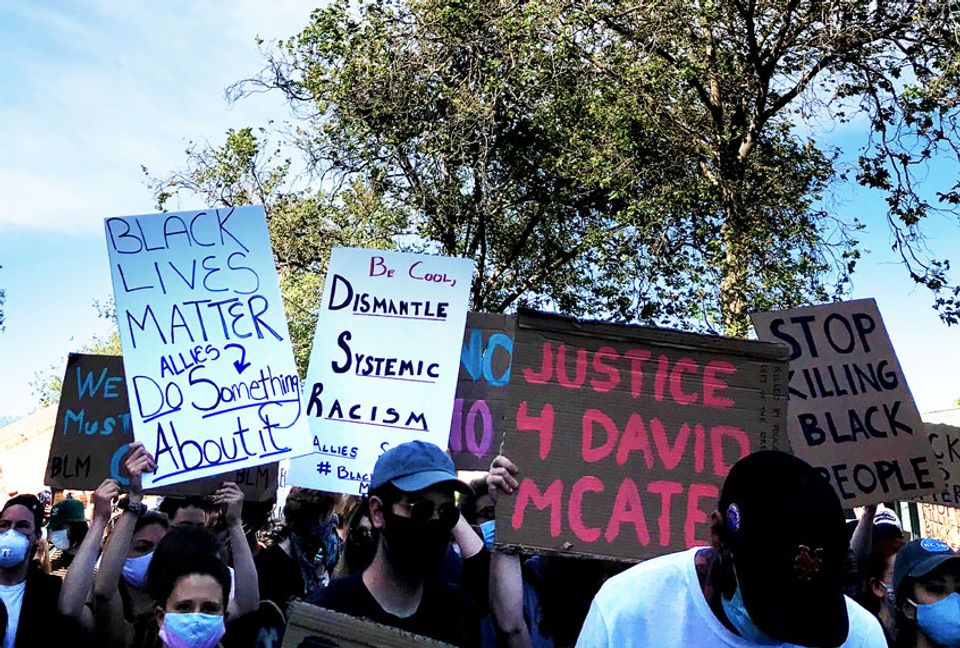 Monday's March In Oakland Draws 15,000 Protesters, Remains Peaceful ...