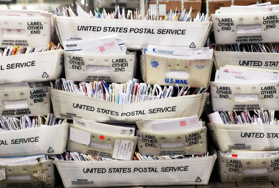 USPS admits delivery times are plummeting, says there's no