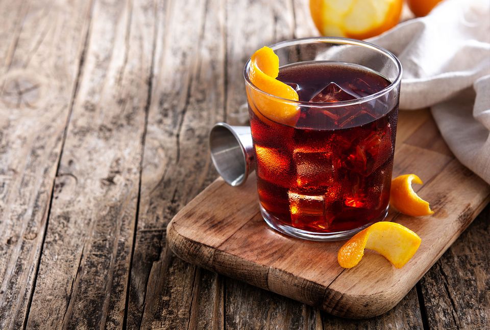 How to make a Boulevardier, a delicious bourbon Negroni with a high ...