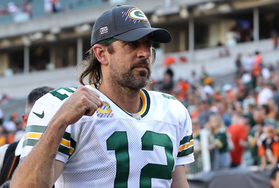 In antivax rant, Aaron Rodgers reveals he consulted pal